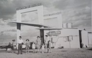 Foto de la familia Fernandez-Marcos en la Gasolinera de Mayorga