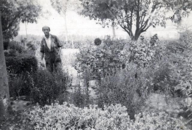 Foto de Agustín Cela en el Mirador. Era el jardinero.