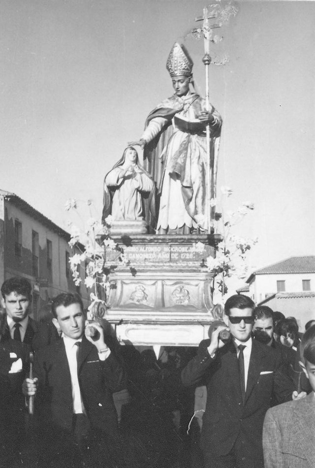 Foto de la procesión de Santo Toribio en las fiestas de Mayorga