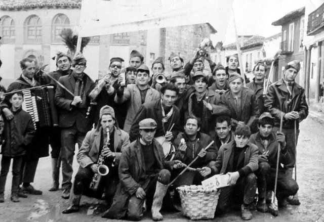 Foto de los quintos de 1968 de Mayorga