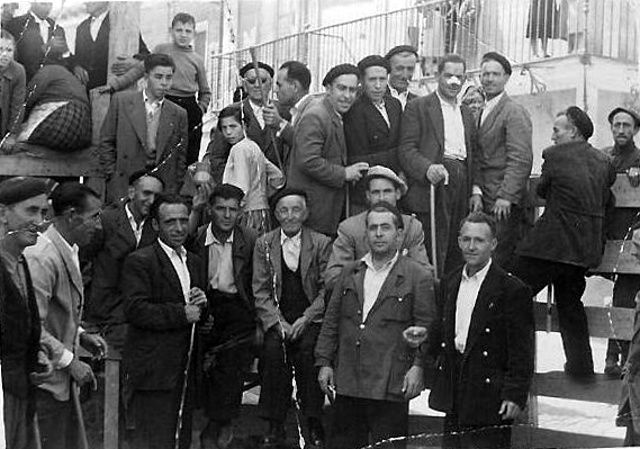 Mayorganos en la plaza de toros de Mayorga