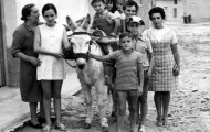 Foto de un grupo de Mayorganos en la calle Santo Toribio de Mayorga