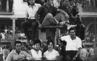 Foto de las fiestas de Mayorga. Vemos a la peña la chispa en 1970