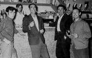 Foto de amigos en el Bar Central de Mayorga en 1972