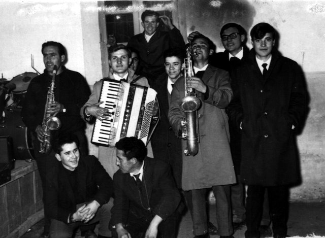 Foto de un baile en 1970
