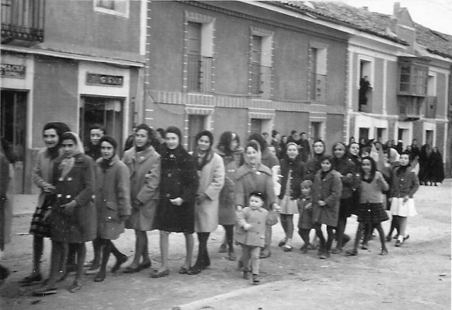 Foto de una procesión en Mayorga