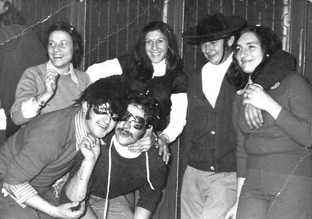 La Peña el Silencio celebrando la Noche Vieja en Mayorga 1978