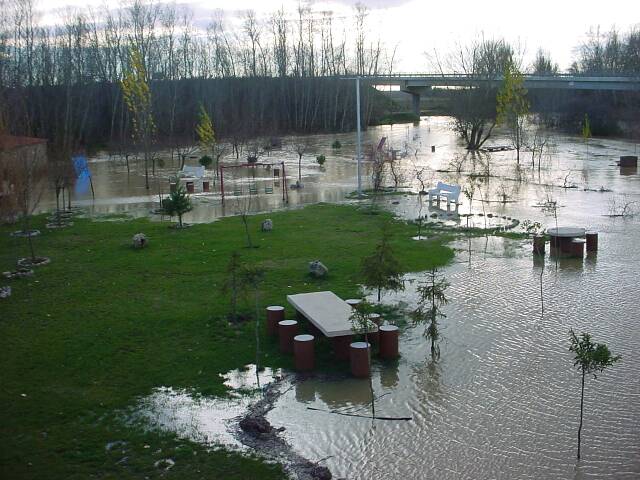 Río Cea Mayorga 2002