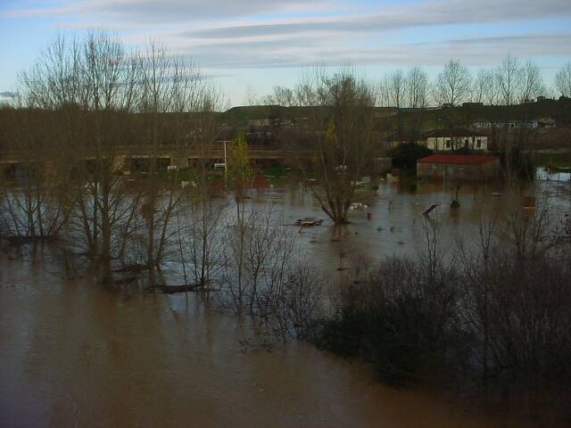 Río Cea Mayorga 2002