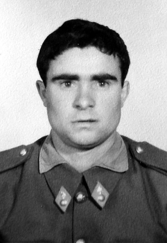 Luis Trigueros retrato servicio militar 1969
