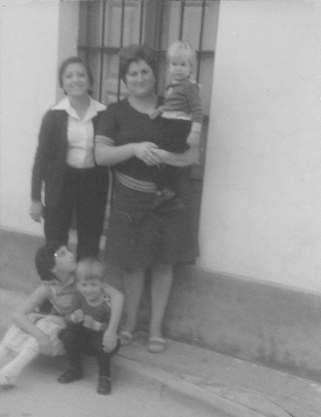 Celebrando comunión en Mayorga 1980