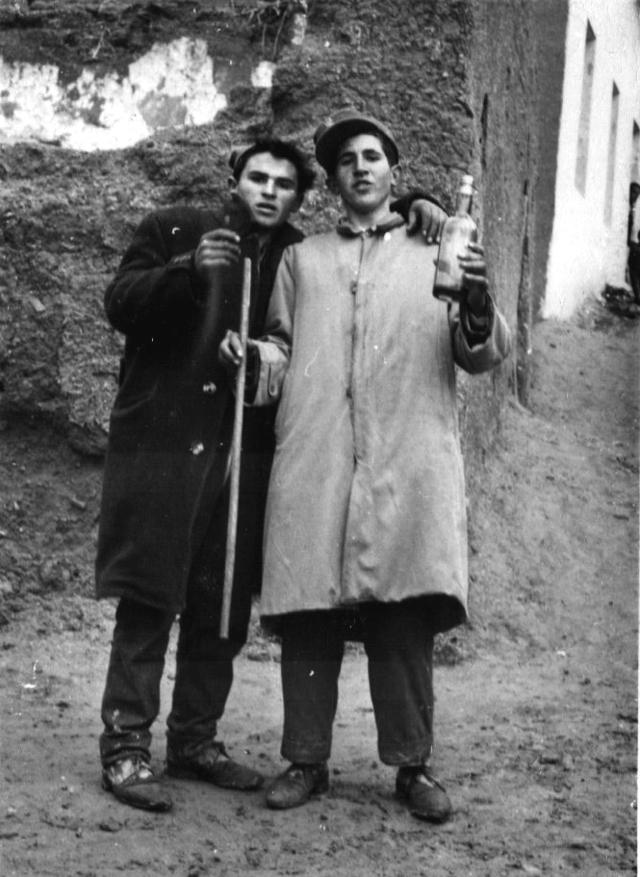 Foto de los quintos de Mayorga en 1964