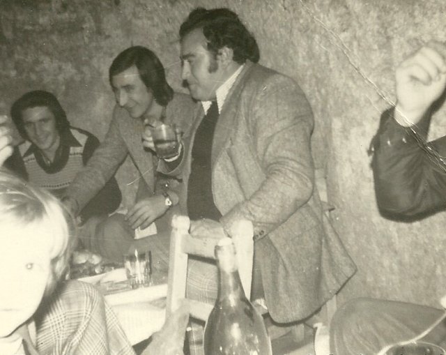 Foto de una merienda en la Peña El Silencio de Mayorga 1976