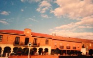 Foto de la Plaza España de Mayorga en 1990