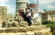Lorenzo Rueda Pascual en el Rollo de Mayorga con sus sobrinos 1976