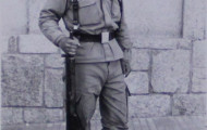 Francisco Trigueros realizando en servicio militar 1975
