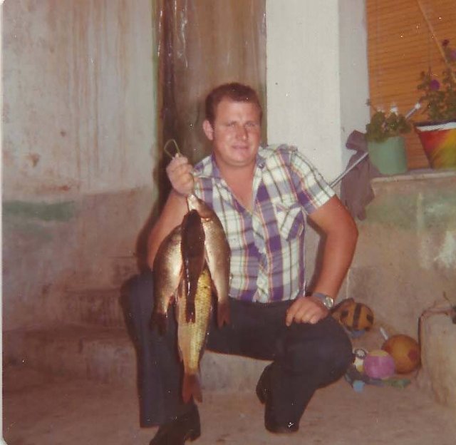 Jose Juanes con peces