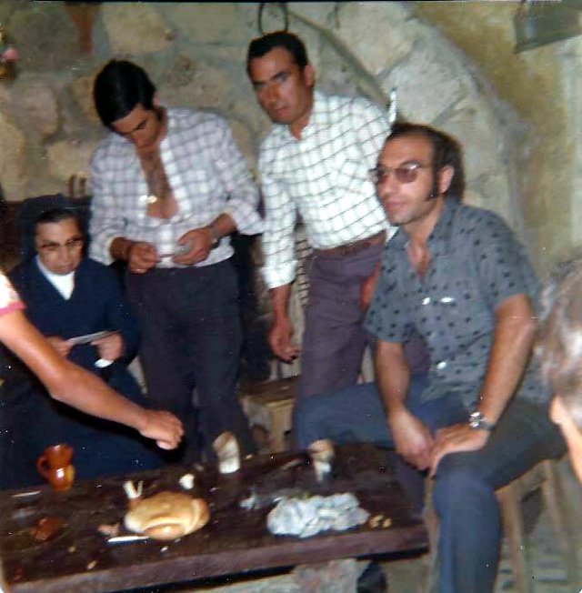 Merienda familiar en Mayorga