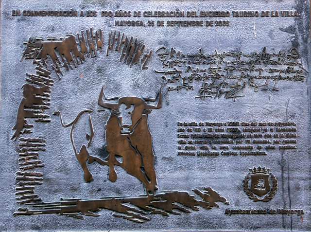 Placa 500 años encierros Mayorga