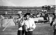 Cipri e Ignacio en la plaza de toros de Mayorga