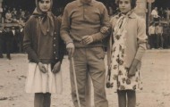 Jesus Cristin y dos chicas plaza toros Mayorga