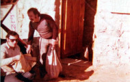 Ignacio y Donato a la puerta del Silencio en Mayorga 1980