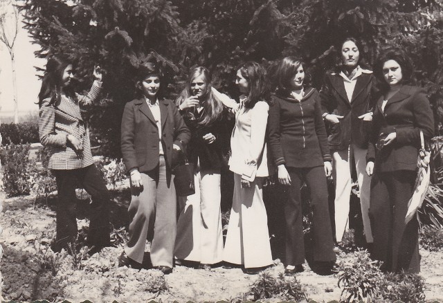 Chicas jovenes en el Mirador de Mayorga