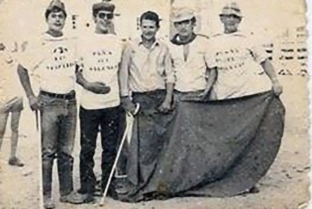 El silencio posa en la foto fiestas de Mayorga