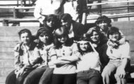 Mujeres en la plaza de toros de Mayorga. 1978
