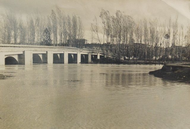 El Río Cea desbordado a su paso por Mayorga