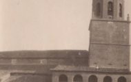 Iglesia del Salvador con torre y Acción Católica